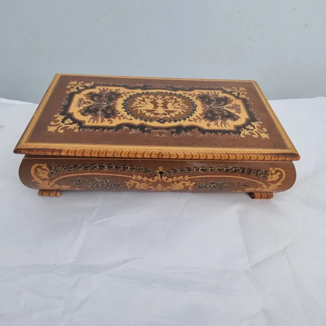 Antique Engraved Box. Box Antique Gravée Wooden End 19ème Early 20èmes