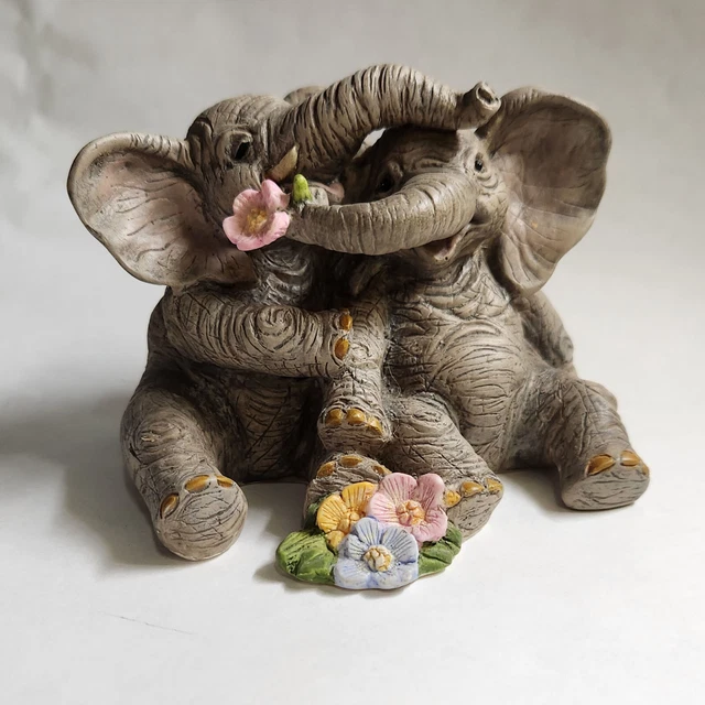 Elephant Figurine Lenox 'Elephant Sweethearts' 2004.