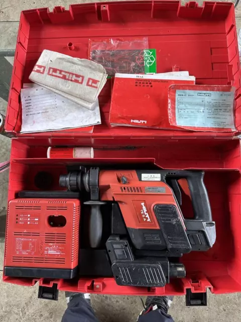 Hilti TE 5A Hammer Drill【Operation has been confirmed】with Case , Battery