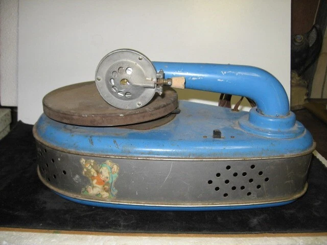 Antique Child's Phonograph - Working Condition !