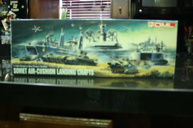 1/700 DML Soviet Air Cushion Landing Crafts w/bomber Helicopters Ship boat model