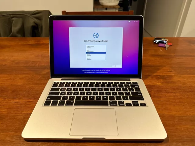 MacBook Pro 2015 13-inch (A1502) | Core i5-5257U 2.7Ghz | 8GB RAM | 256GB SSD