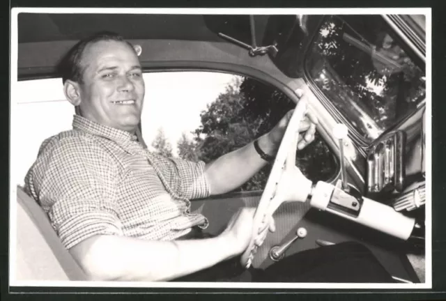 Fotografie Auto EMW 340, Fahrer im PKW bei Meissen 1954