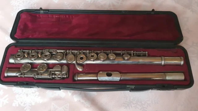 Nice used Yamaha YFL 371II flute with 925 Silver head!