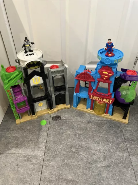 Imaginext DC Super Friends Batman Wayne Manor & Daily Planet Playsets Figures