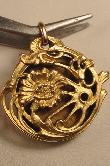 Pendentif Ancien En Or Style Art Nouveau - Occasion, à Vérifier