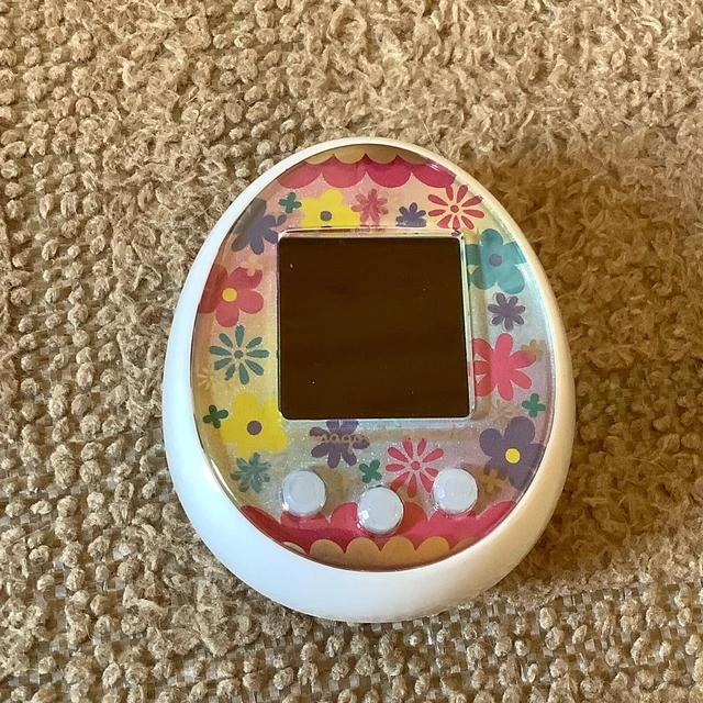BANDAI Tamagotchi Meets Pastel White Pre-owned No outer box from Japan