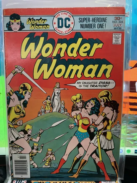 WONDER WOMAN #224 (DC Comics 1976) -- Bronze Age -- VG