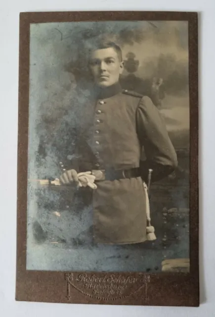 Tolles CDV Foto - Deutscher Soldat in Uniform mit Bajonett - um 1914 / 18 - WW1