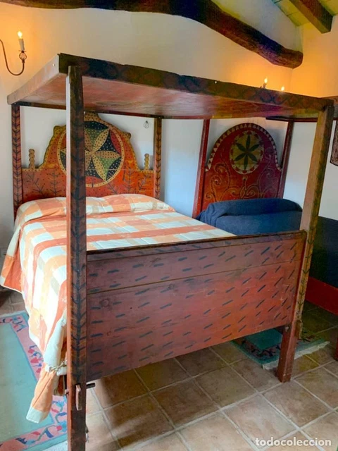 Cama de Dosel - vasca antigua  - madera policromada - Fuenterrabía Guipúzcoa -