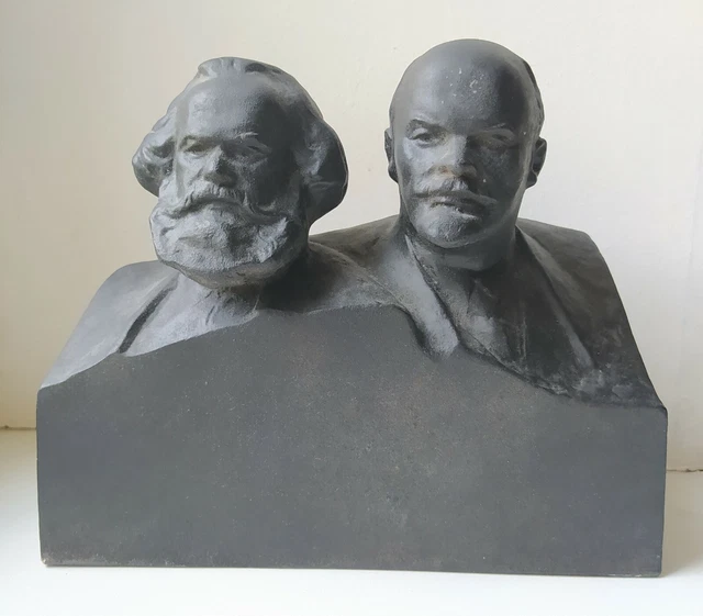 Statue de karl marx berlin hi-res stock photography and images