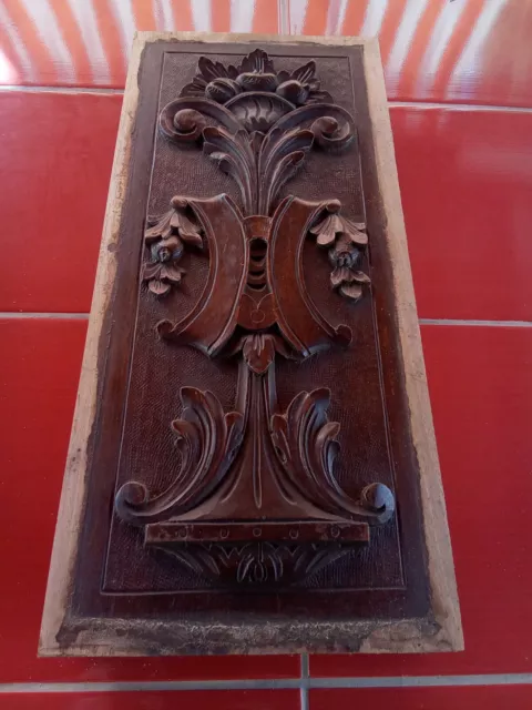 Antico Pannello In Legno, Interamente Intagliato A Mano, Epoca 800. (4-M)