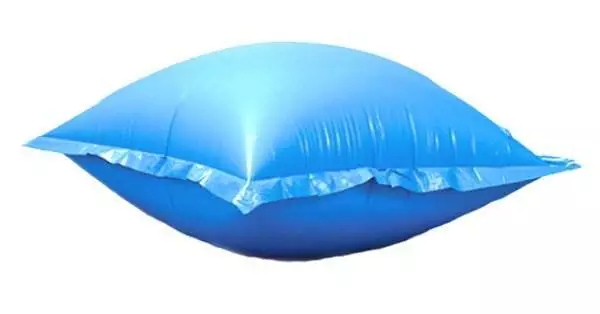 Swimline 4 x 4 Feet Winterizing Closing Air Pillow for Above Ground Pool Cover