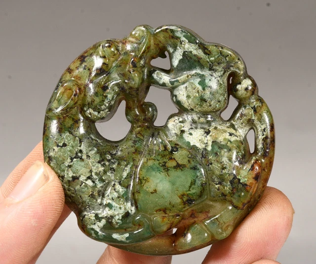 Boucles D'oreilles Clip Doré Avec Jade Sculpté Vert Pâle - Style Art Déco, Neuf Sans Emballage