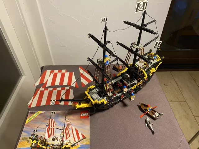 LEGO Pirates: Black Seas Barracuda (6285) 3