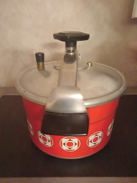 ANCIENNE COCOTE MINUTE Seb 8 Litres EUR 30,00 - FR