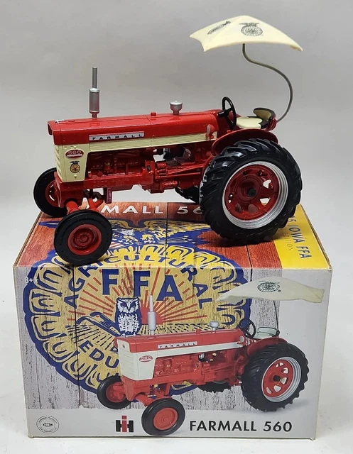 Case IH Farmall 560 Wide Front Tractor w/ Umbrella 2005 Iowa FFA By Ertl 1/16
