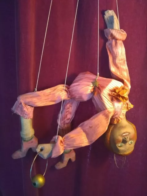 Antike Handgeschnitzte Holzgelenkige Akrobatische Marionette, Volkskunst, Puppe.