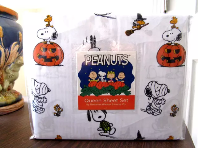 PEANUTS HALLOWEEN Fall Berkshire QUEEN Sheet Set Snoopy Woodstock Pumpkin