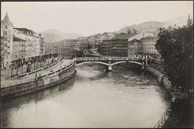 Vizcaya. BILBAO. La Ría y el Puente de la Merced.