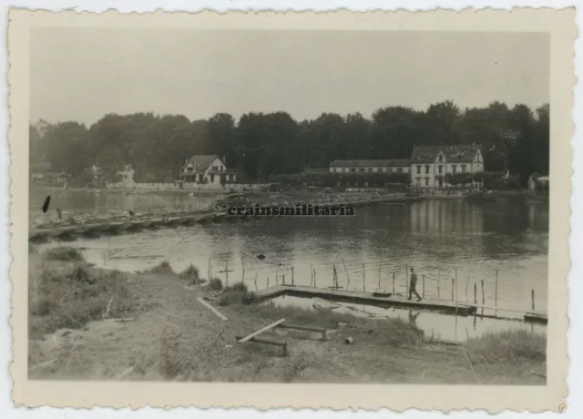 Orig. Foto Vormarsch über SOMME Brücke Notbrücke b. Ham Frankreich 1940