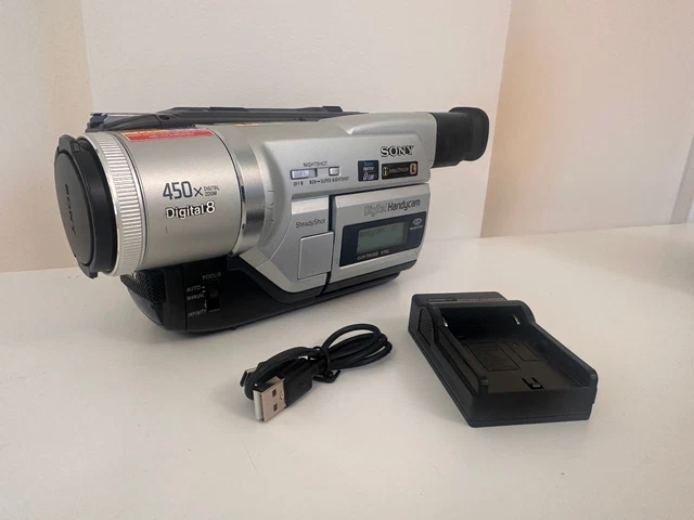 SONY HANDYCAM DCR-TRV320 NTSC Digital 8/Hi8 Camcorder(Tested and