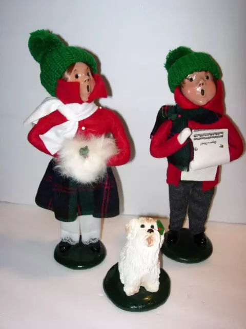 Byers Choice Carolers Woman MAN DOG White Fur Muff Plaid Skirt RED Coat 1987