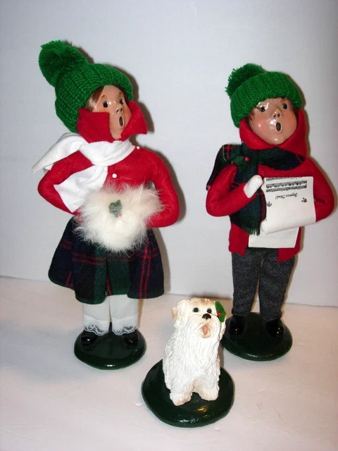 Byers Choice Carolers Woman MAN DOG White Fur Muff Plaid Skirt RED Coat 1987 Byers Choice Carolers Woman MAN DOG White Fur Muff Plaid Skirt RED Coat 1987