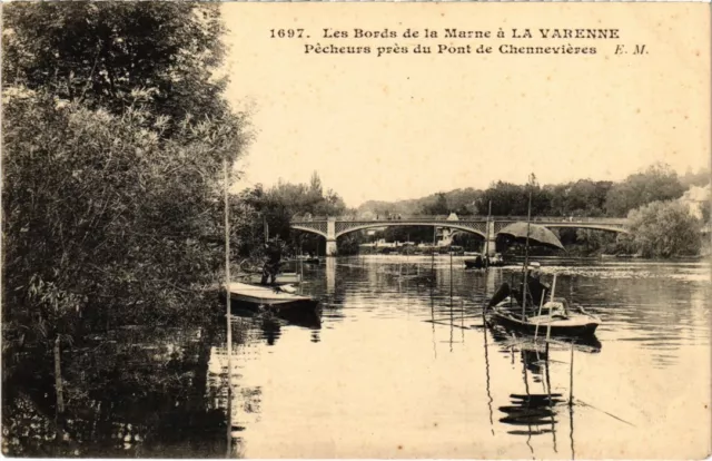CPA La Varenne Pecheurs pres du Pont FRANCE (1338850)