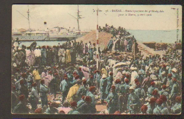 DAKAR (SENEGAL) EMBARQUEMENT du 4° REGIMENT SENEGALAIS en BATEAU pour le MAROC