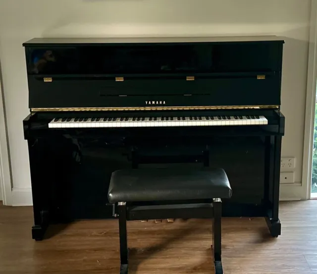 Yamaha Upright Piano LU 201C