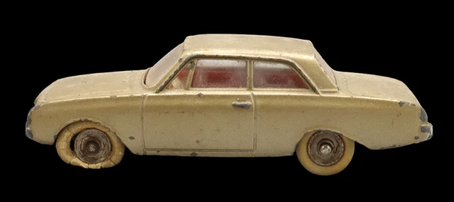 Dinky Toys Ford Taunus 559 – Grise – échelle 1/43 – Avec Boîte