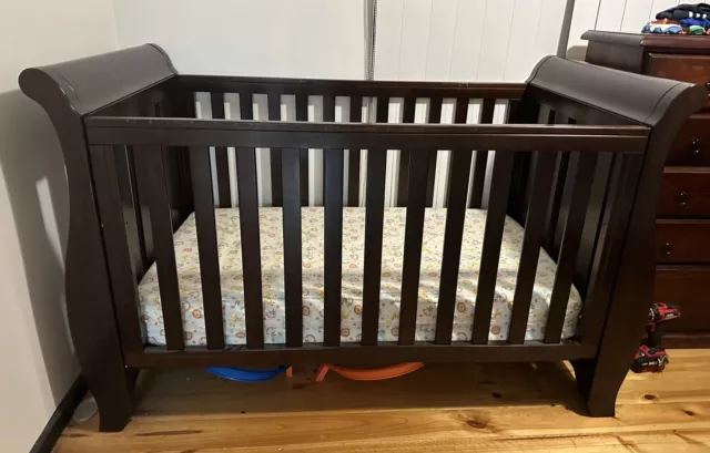 Boori country cot baby bed with mattress Preowed