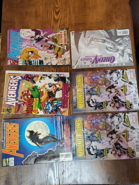 Huge Comic Lot Of 27 Comics - Marvel Hulk, Excalibur, Citizen V, Avenger, Doom
