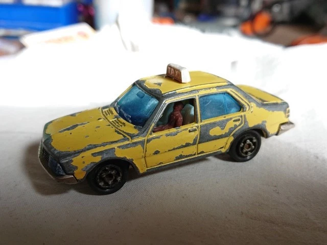 Voiture Miniature Majorette Renault 18 Taxi Jaune - Échelle 1/60 - À Restaurer - Occasion