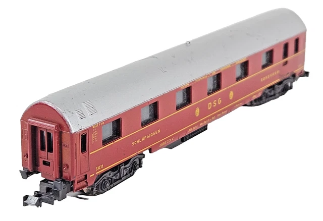 LIMA 33235 N Gauge Model Railway Red Coach DSG Model Railway Brown Grey ...