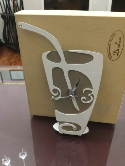 Sfizioso Orologio Da Banco A Forma Di Bicchiere Con Cannuccia.nuovo