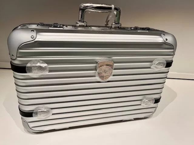 RIMOWA x Porsche Handgepäckkoffer Pepita – Limited Edition