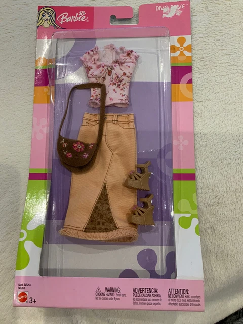 MIP MATTEL BARBIE Fashion Avenue 2003 style B8261 Complete Fashion