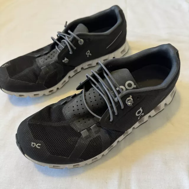 ON CLOUD Swiss Engineering Women’s 9 Black & White Running Shoes