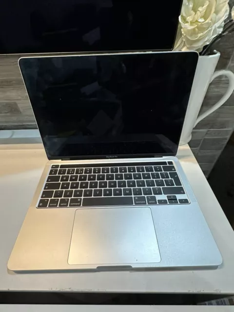 Apple MacBook Pro 13 2020 M1 Ersatzteile und Reparaturen silber