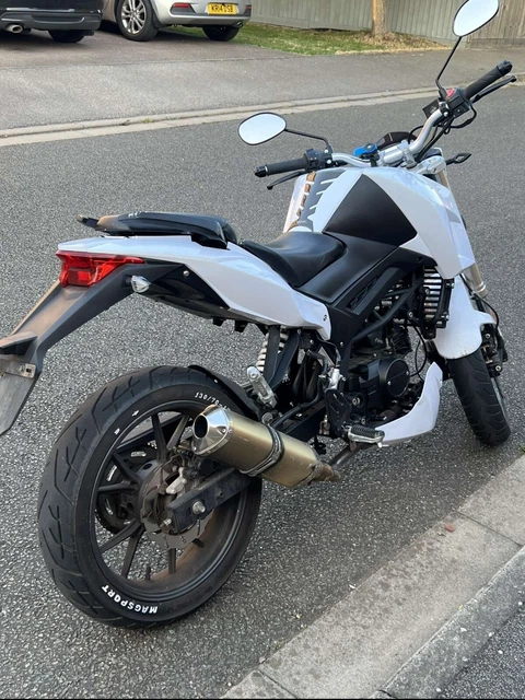 WK BIKES 50CC Retro Scrambler Geared Motorcycle Mutt Bullit Herald