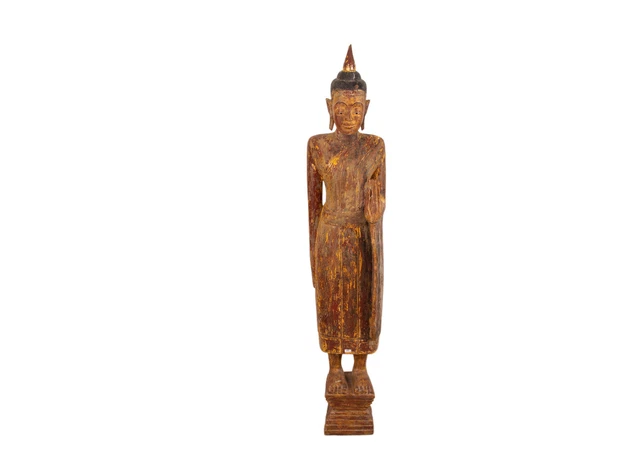 Ein lebensgroßer, antiker Buddha. Geschnitztes & bemaltes Holz. Burma 19./20 Jh.