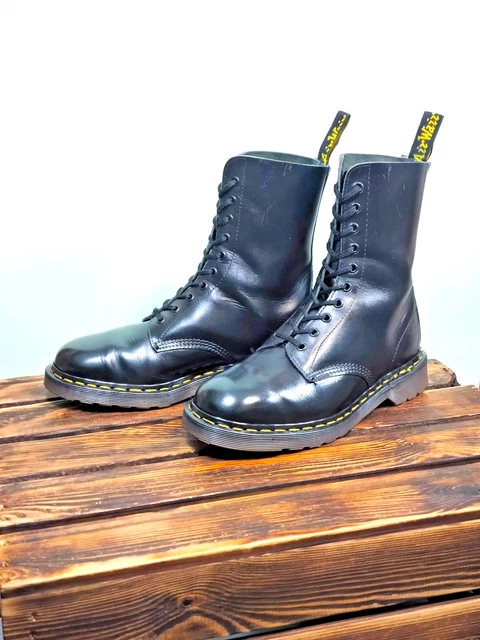 DR MARTENS VINTAGE 80s Made in England 1490 Black 10 eyelets size