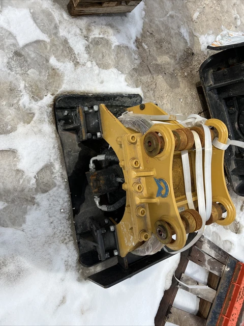 Cat 306 307 308 excavator plate compactor Cat 306 307 308 excavator plate compactor