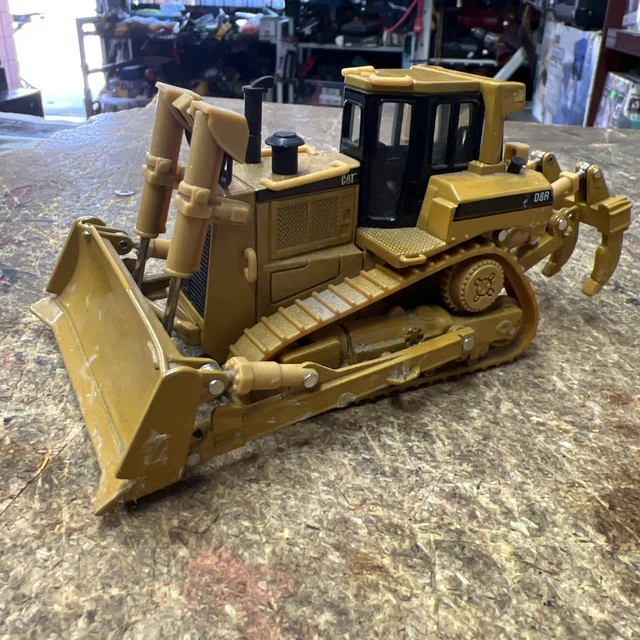 Norscot 1/50 CAT D8R SERIES II - Tracteur Militaire, Boîte Légèrement Usée