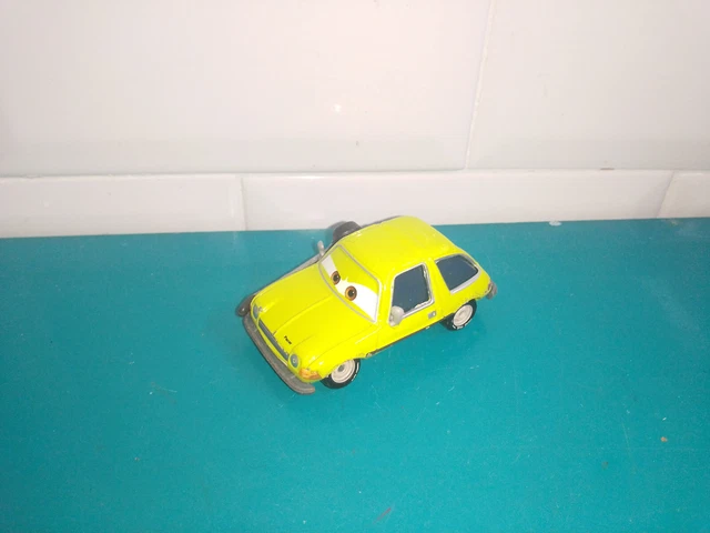 BAC5 voiture en métal Mattel Cars Disney Pixar acer avec casque