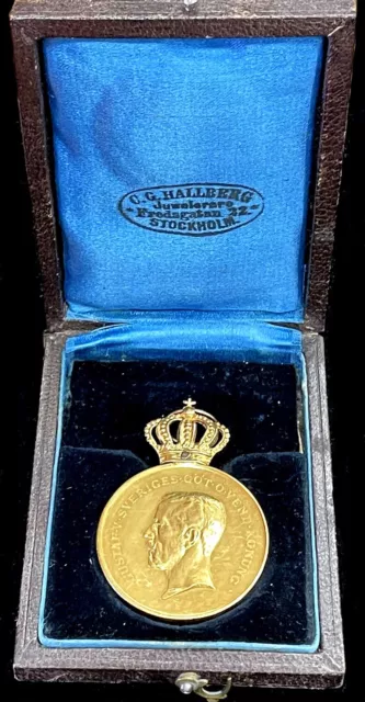 1943 Gold Sweden 28.2 Grams Royal Patriotic Society 18K Award Medal Cased