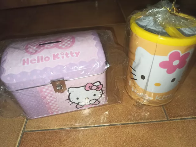 HELLO KITTY  Portapenne + Salvadanaio in latta Sanrio  Nuovi!