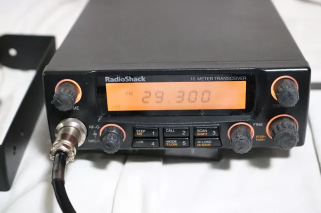 Radio Shack HTX-10 HF 10-Meter SSB/FM Ham Radio Mobile Transceiver HTX10 Radio Shack HTX-10 HF 10-Meter SSB/FM Ham Radio Mobile Transceiver HTX10